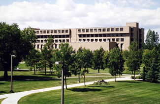 里賈納大學logo圖片