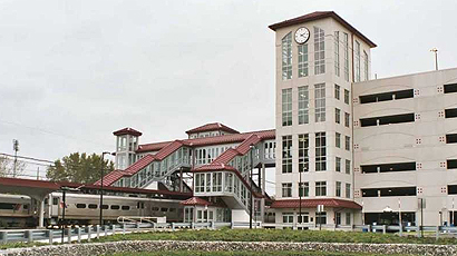 蒙特克萊爾州立大學(xué)logo圖片