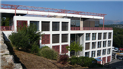 尼斯大學logo圖片